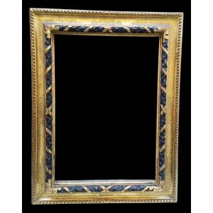 Cadre en bois doré. Italie, 19ème siècle.
