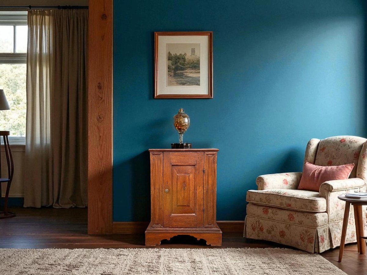 Venetian Walnut Cabinet – 17th Century -photo-3