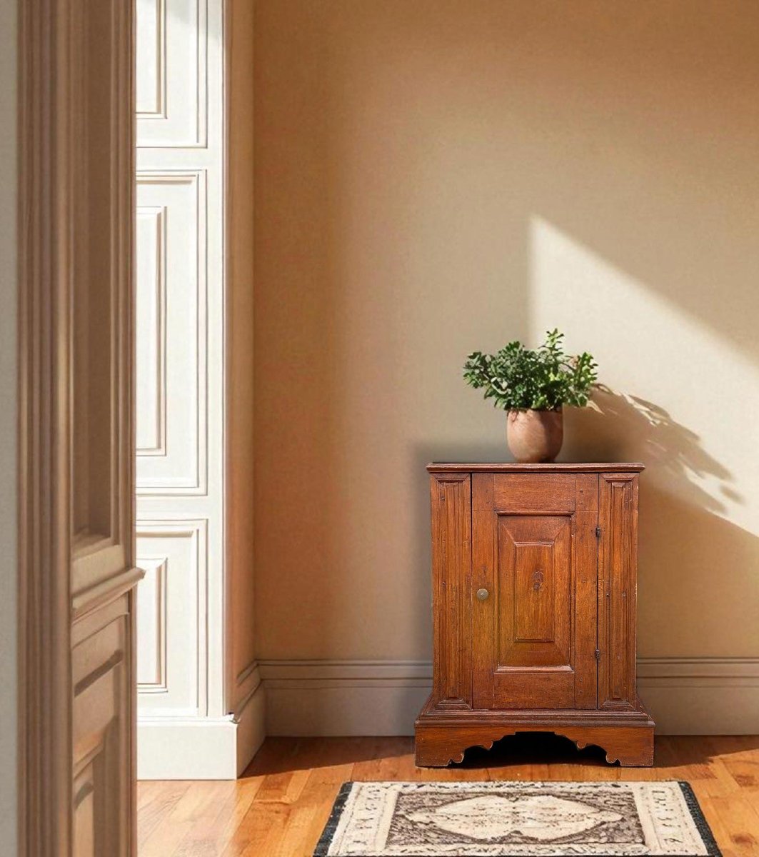 Venetian Walnut Cabinet – 17th Century -photo-5