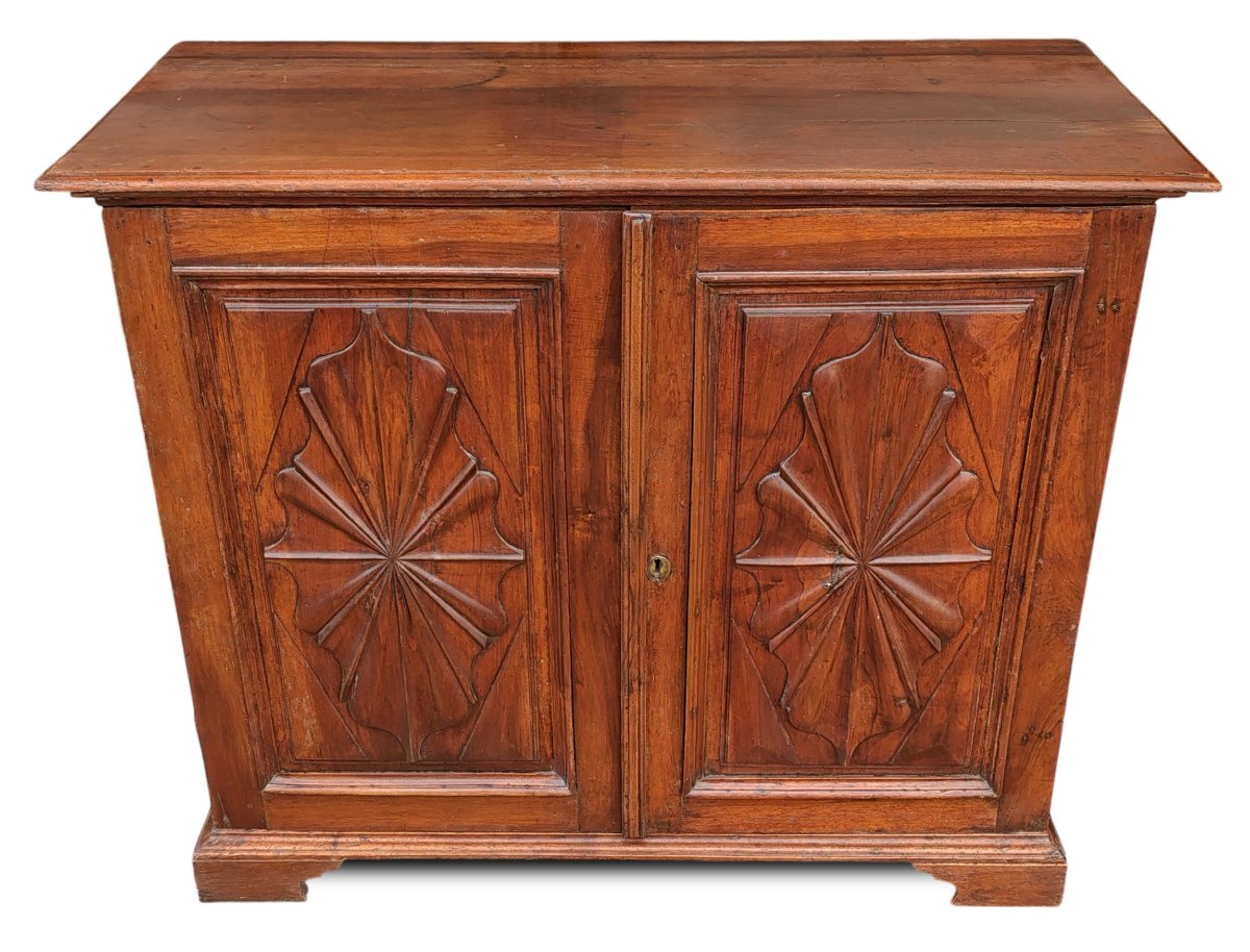 Piedmontese Walnut Sideboard -photo-3