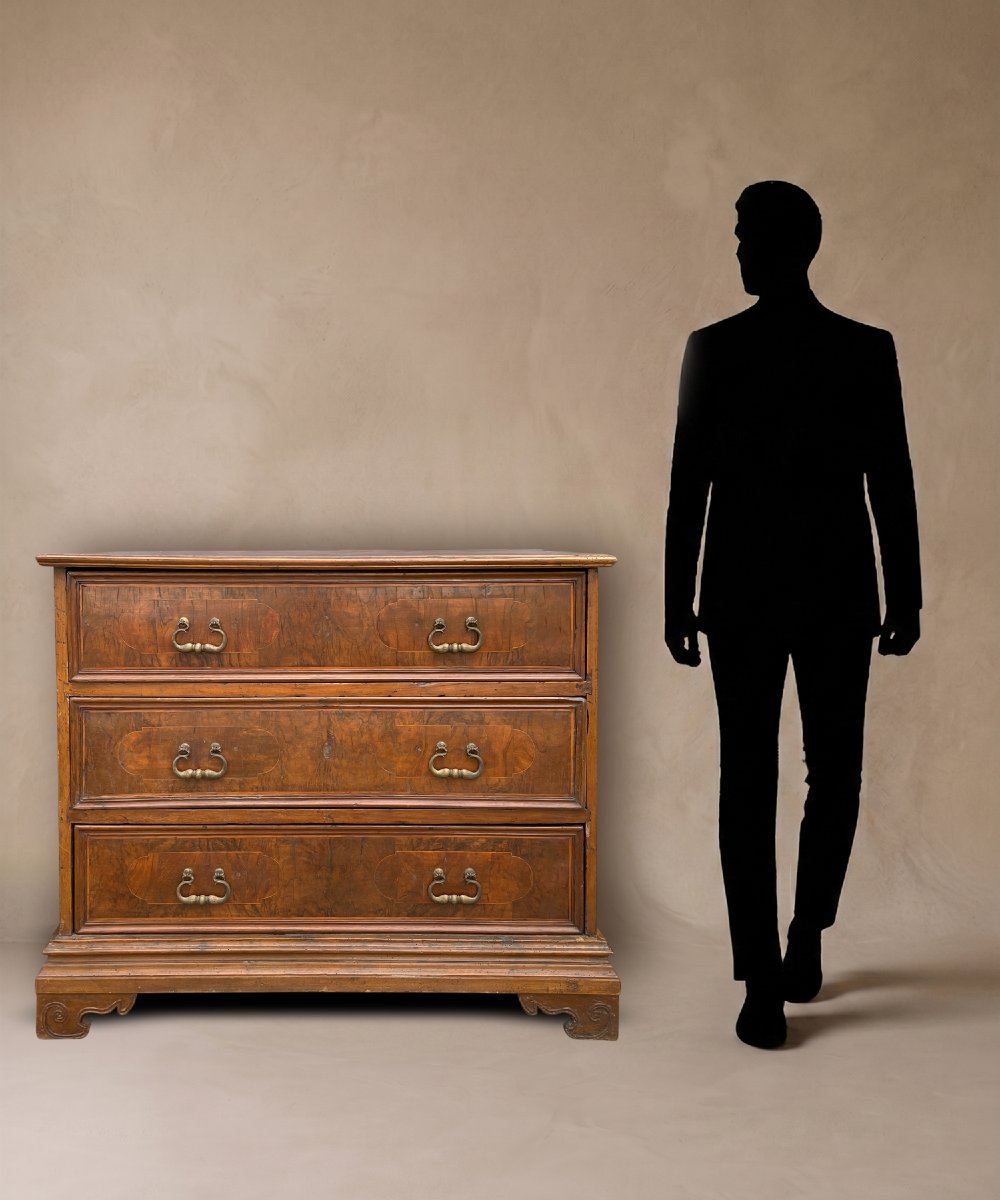 Commode en noyer avec marqueterie - Italie du Nord, début du XVIIIe siècle-photo-2