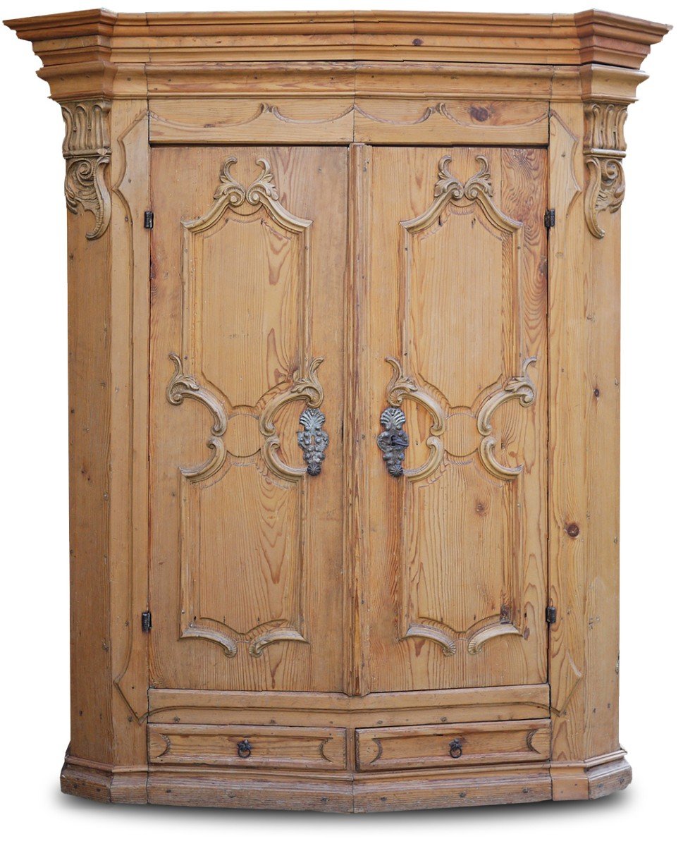 Fir Wood Cabinet With Baroque Carvings - Mid 1700s