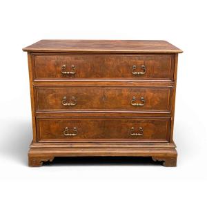 Commode en noyer avec marqueterie - Italie du Nord, début du XVIIIe siècle