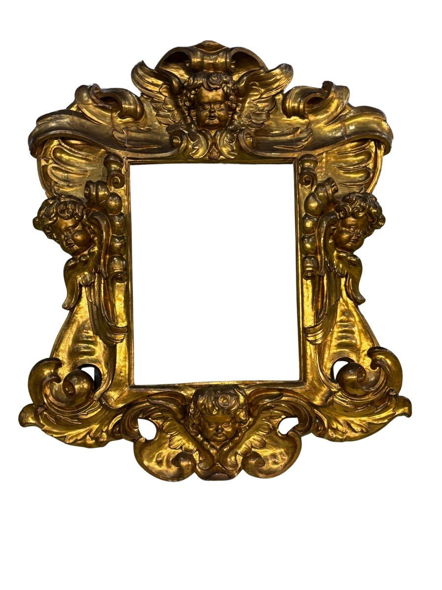   Cadre Romain En Bois Sculpté Et Doré