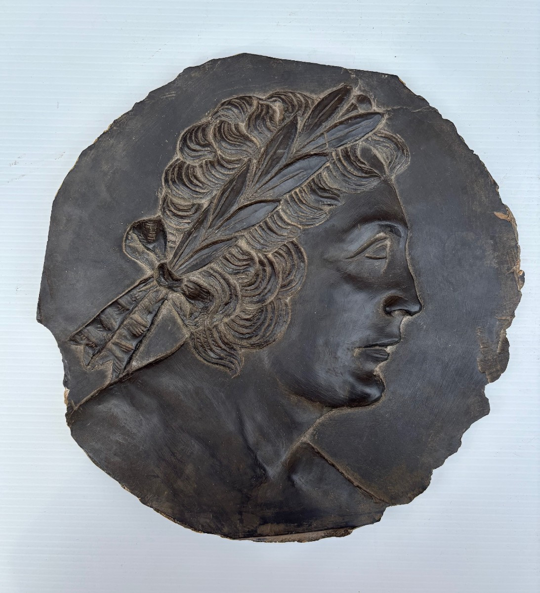 Paire De Reliefs En Ardoise Avec Des Profils D’empereurs-photo-3