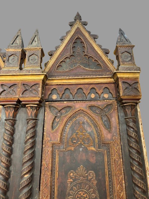 Neo-gothic Style Boiserie With 3 Doors -photo-2