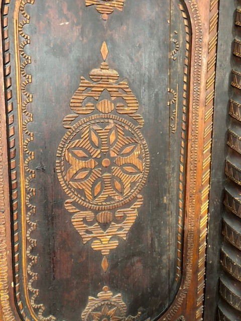 Neo-gothic Style Boiserie With 3 Doors -photo-1