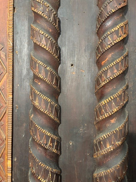 Neo-gothic Style Boiserie With 3 Doors -photo-2