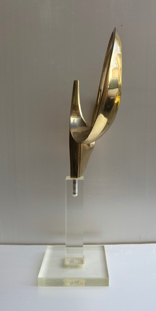 sculpture en bronze doré sur base en plexiglass signée et datée "Carmelo Cappello '74-photo-2
