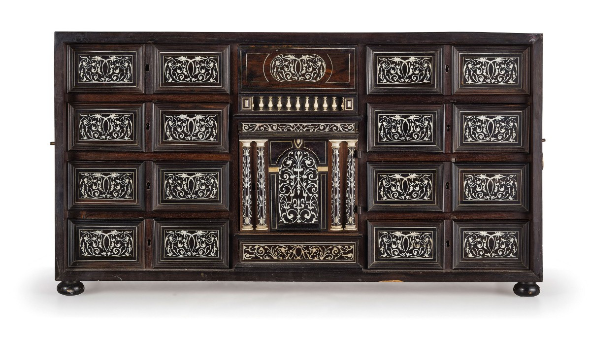 Coffret à monnaie en bois ébénisé avec incrustations d'ivoire