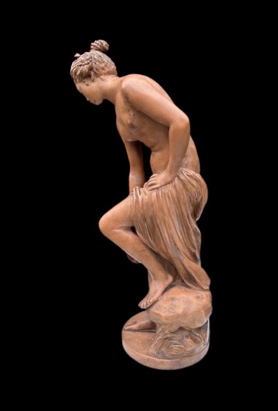 Terracotta Sculpture Depicting Venus Bathing-photo-2