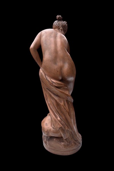 Terracotta Sculpture Depicting Venus Bathing-photo-3