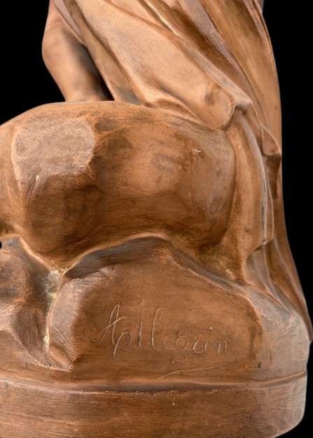 Terracotta Sculpture Depicting Venus Bathing-photo-2