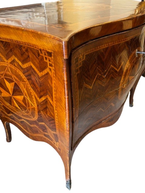 Chest Of Drawers Veneered And Inlaid With The Maltese Cross-photo-1