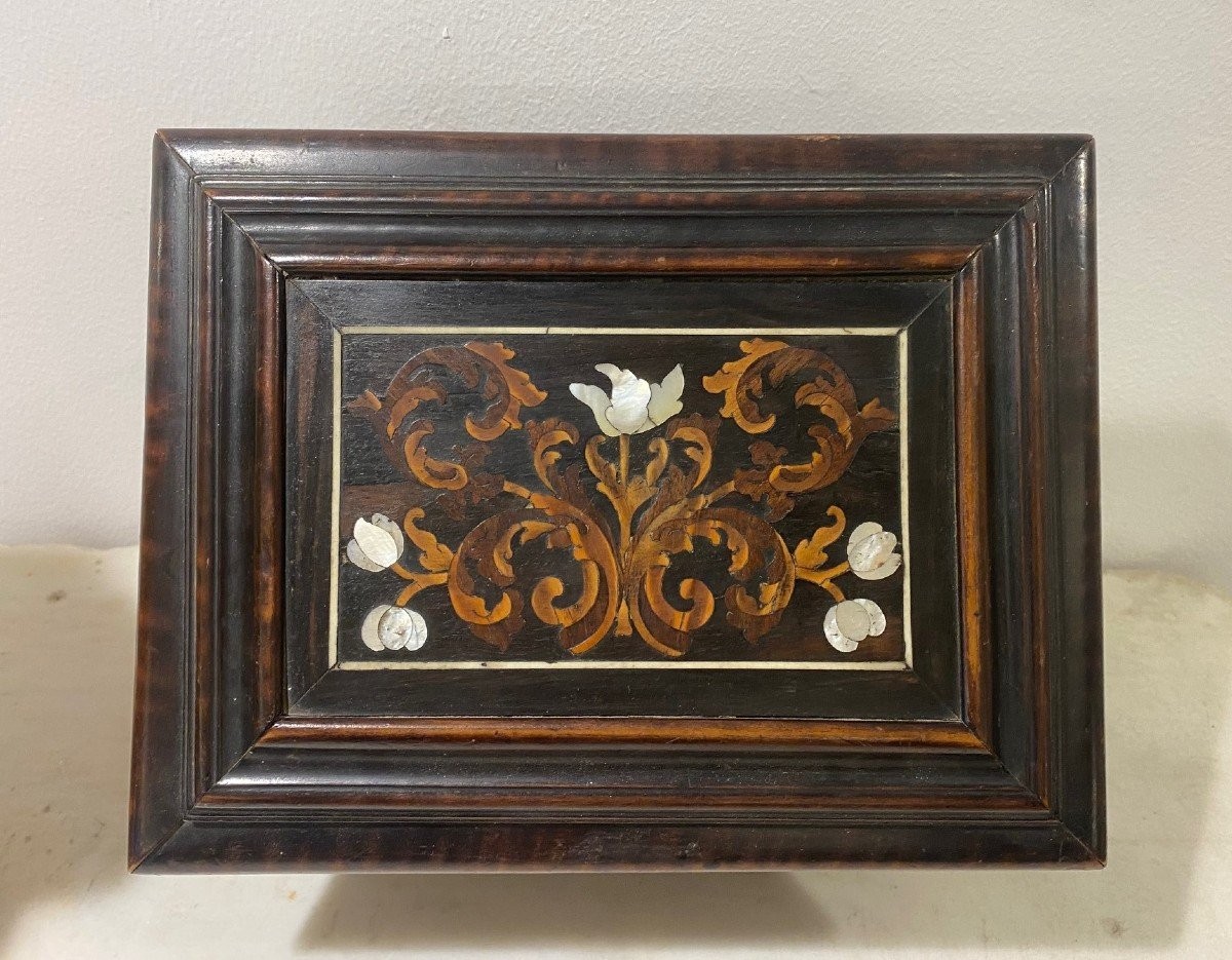 Coffret En Bois De Noyer Marqueté En Bois Précieux Et Nacre, Firenze-photo-2