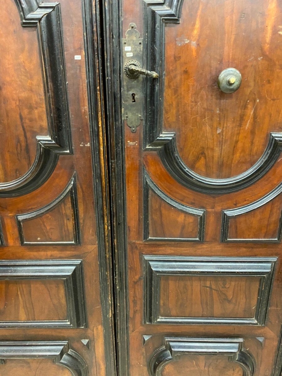 Venetian Door With 2 Doors In Walnut With Ebonized Profiling-photo-3