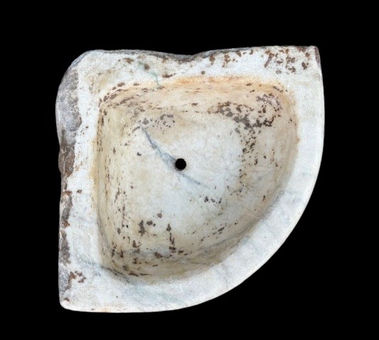 Tuscan Corner Sink In White Marble-photo-4