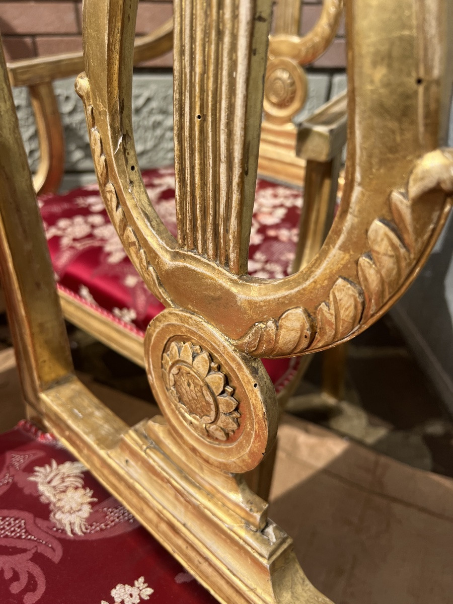 Quatre fauteuils en bois sculpté et doré -photo-2