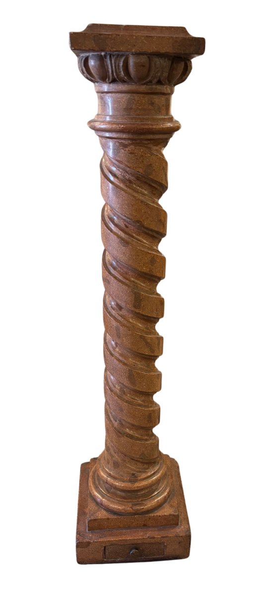 colonne en scagliola  à l'imitation du porphyre, avec des cannelures en spirale