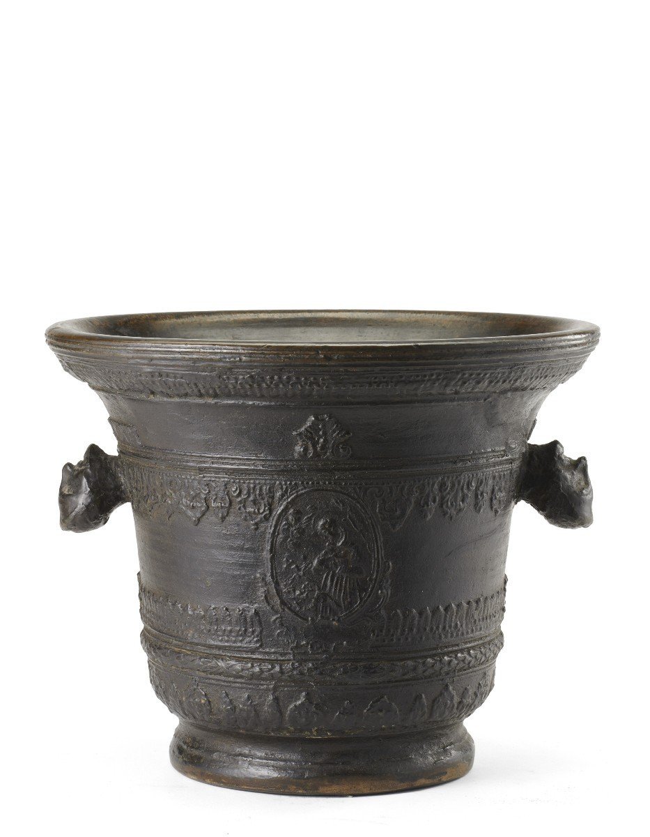 Mortier en bronze signé et daté 1779