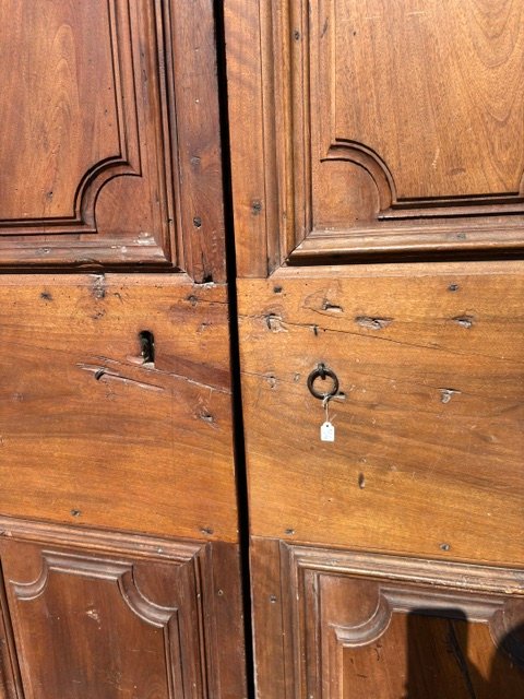 Porte à deux vantaux en noyer avec panneaux de quincaillerie d'origine, Umbria-photo-3