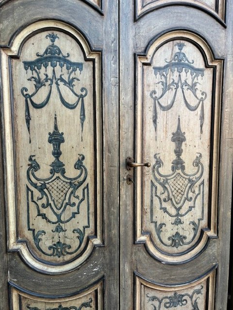 A Pair Of Doors That Are Painted And Decorated Also On The Back -photo-3