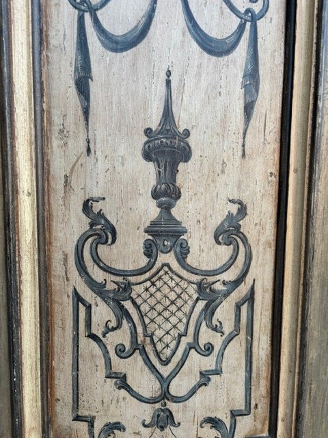 A Pair Of Doors That Are Painted And Decorated Also On The Back -photo-4