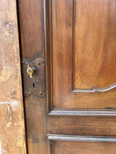 Lombard-style Walnut Door With A Contoured Frame-photo-3