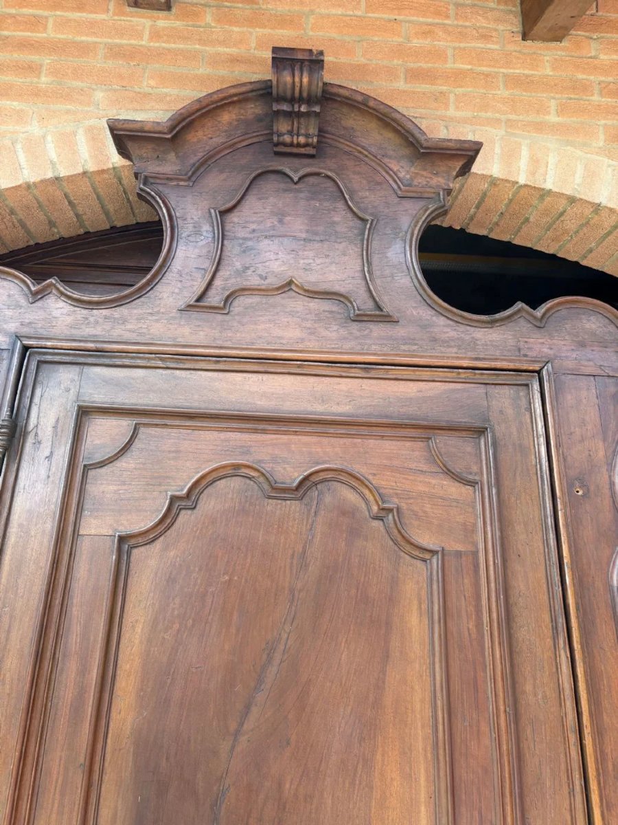 Lombard-style Walnut Door With A Contoured Frame-photo-2