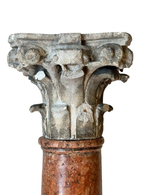 Paire de colonnes vénitiennes en marbre rose de Vérone avec chapiteaux en pierre -photo-4