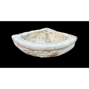 Tuscan Corner Sink In White Marble