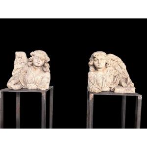 paire de sculptures en pierre représentant des anges