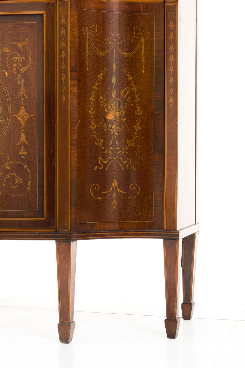 A Serpentine-front Display Cabinet-photo-2