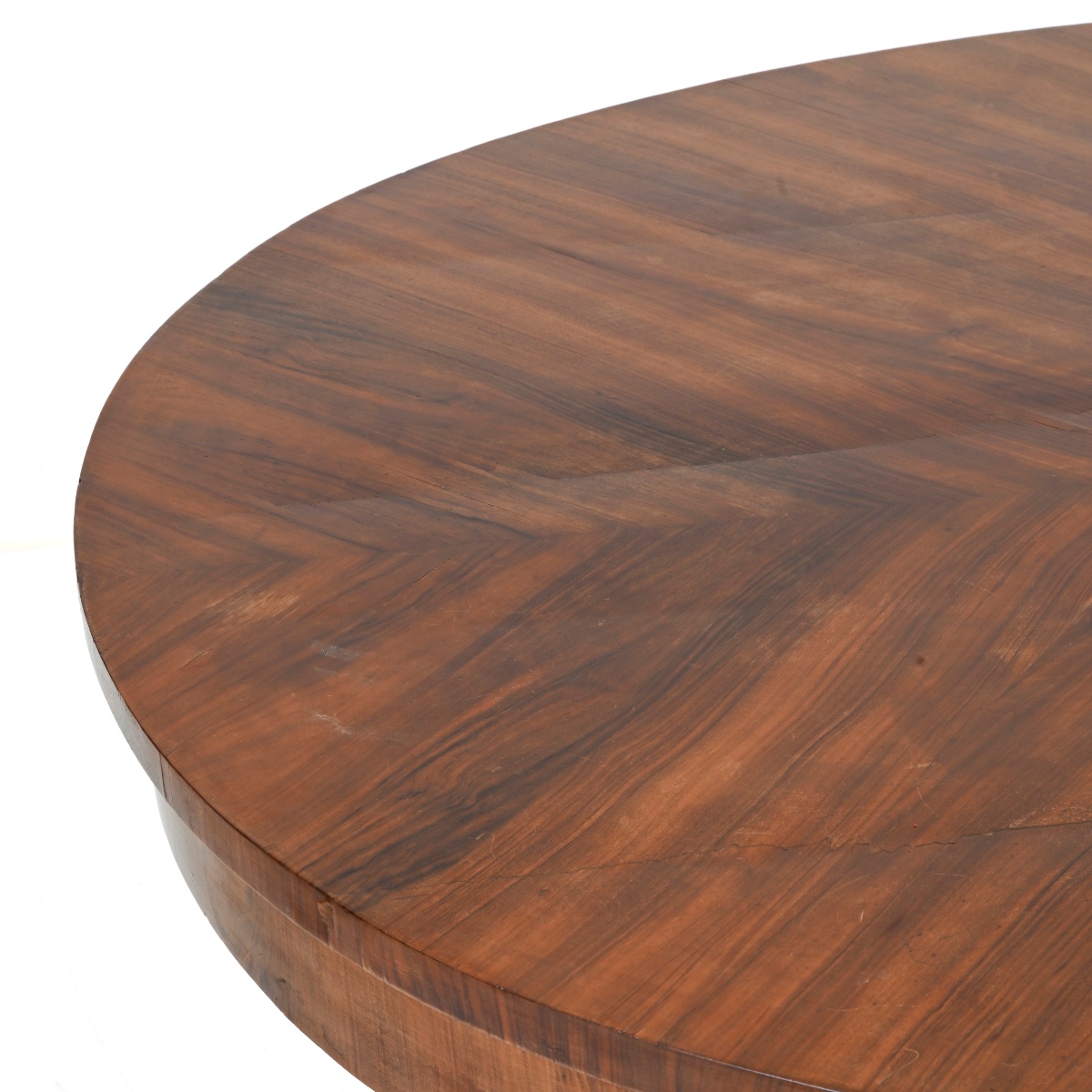 An Oval Veneered Table-photo-2
