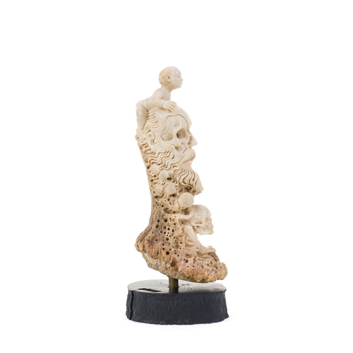 Sculpture figurative provenant d'un cabinet de curiosités-photo-1