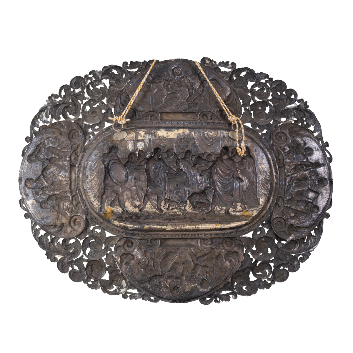A Large Embossed Silver Ceremonial Plate-photo-2
