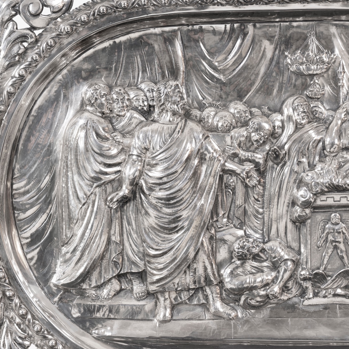 A Large Embossed Silver Ceremonial Plate-photo-3