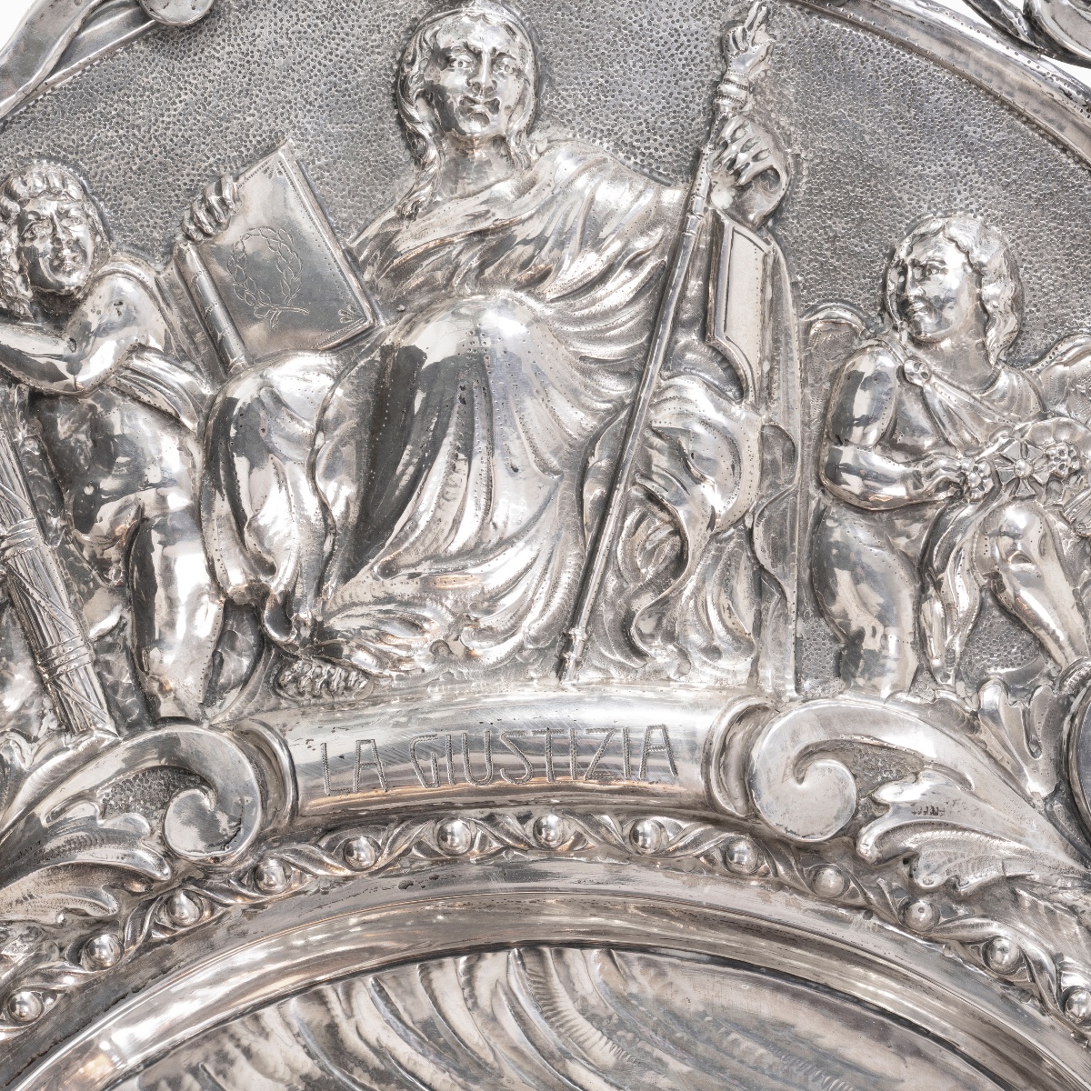 A Large Embossed Silver Ceremonial Plate-photo-3