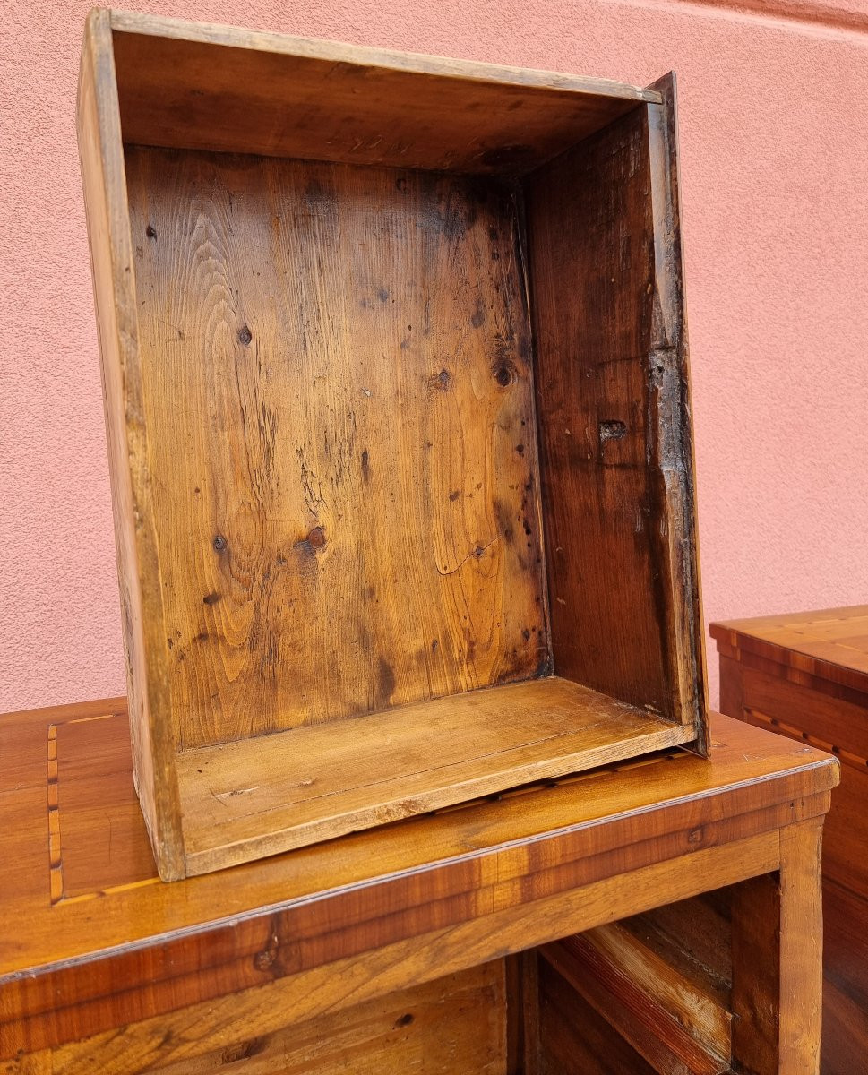 Paire De Chevets Louis XVI En Noyer Massif, Filets En érable – Vénétie/frioul, Fin Du XVIIIe Si-photo-4
