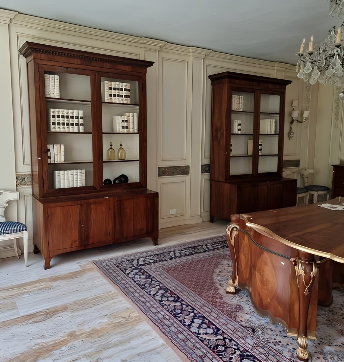 Pair Of Carved Walnut Bookcase-cupboards – Veneto, Early 19th Century-photo-2