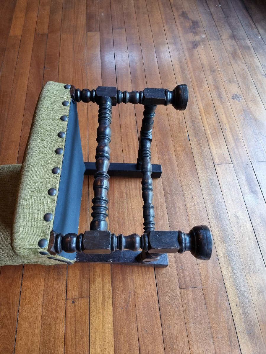 Jeu de six chaises à fuseaux en noyer – Fin XVIIᵉ / Début XVIIIᵉ siècle-photo-2