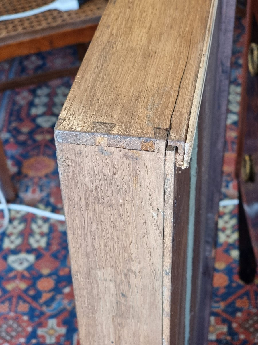Commode française à trois tiroirs, signée P. Pioniez, fin XVIIIe siècle-photo-1