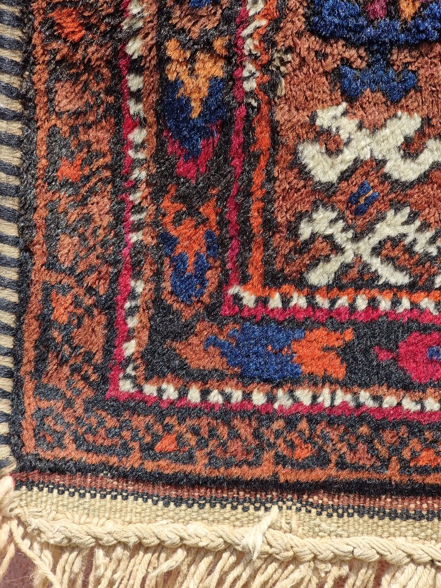 Tribal Persian Rug With Gul Motif – Hand-knotted Wool, Iran, Early 20th Century-photo-4