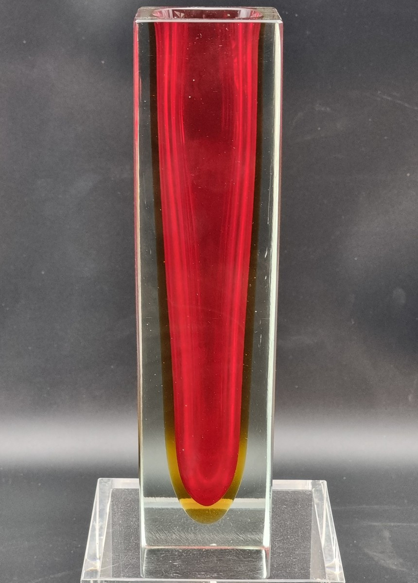 Vase en verre massif sommerso, style Murano, années 1970–1980
