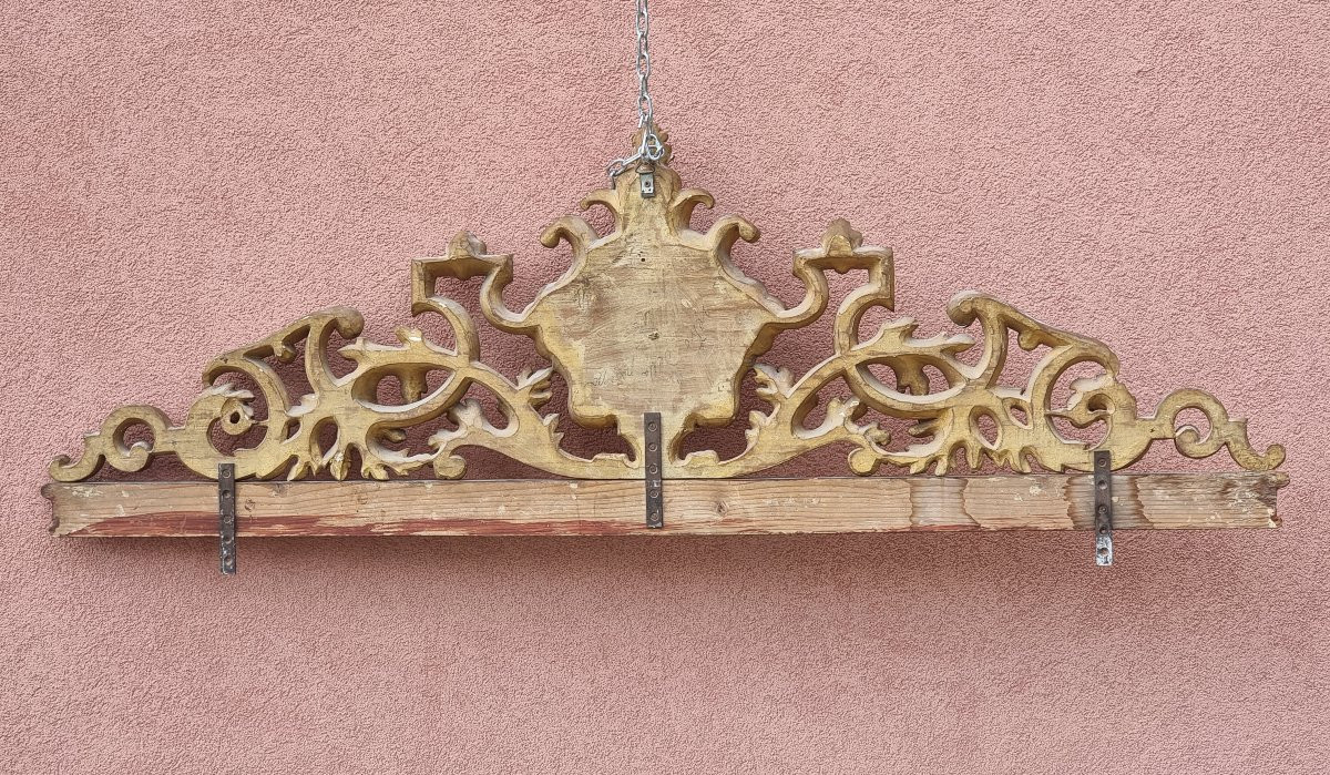 Fronton sculpté et doré, Italie du Nord, époque Charles X, vers 1820–1830-photo-1