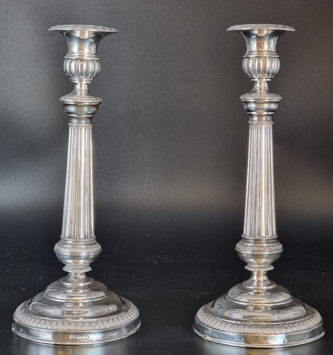 Paire de candélabres en argent, style néoclassique – début du XXe siècle