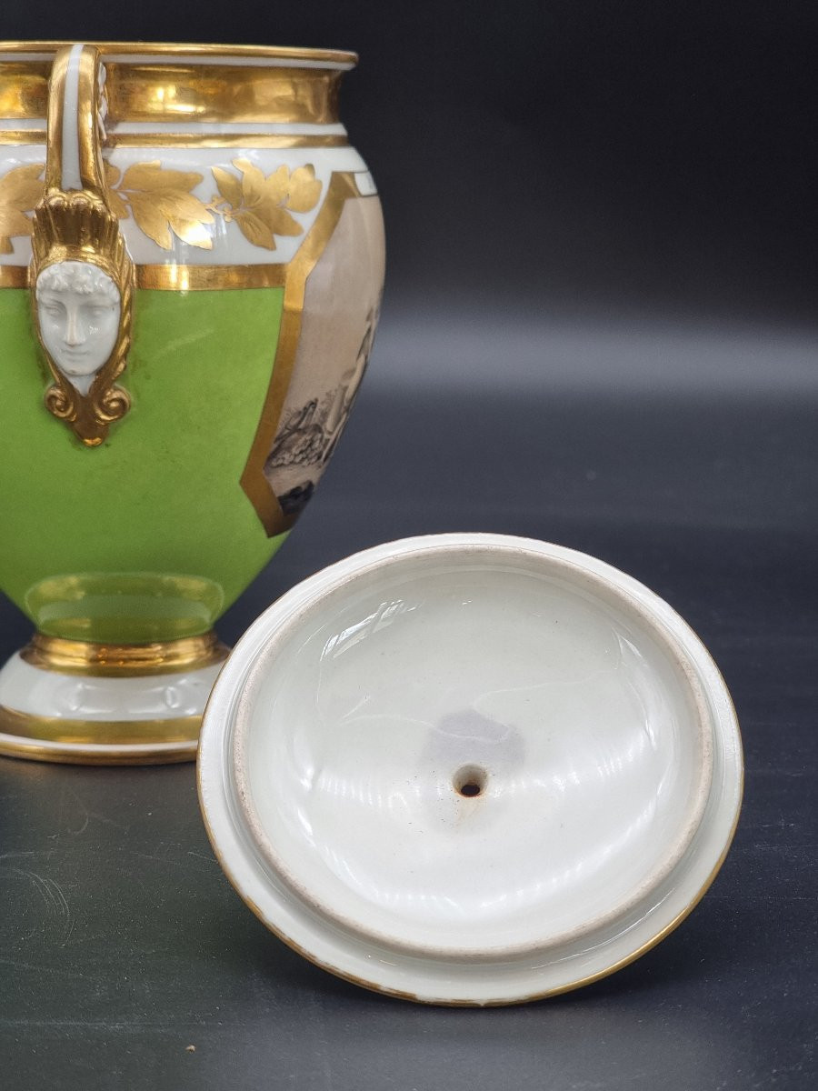 Coupe couverte en porcelaine, première moitié du XIXe siècle-photo-1