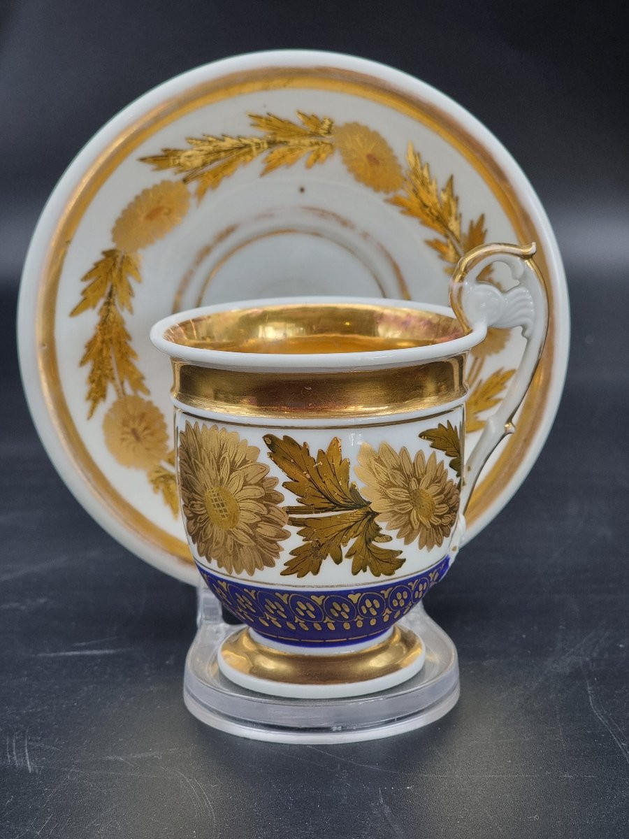 Chocolate Cup In White And Gilt Porcelain – Europe, 19th Century-photo-2