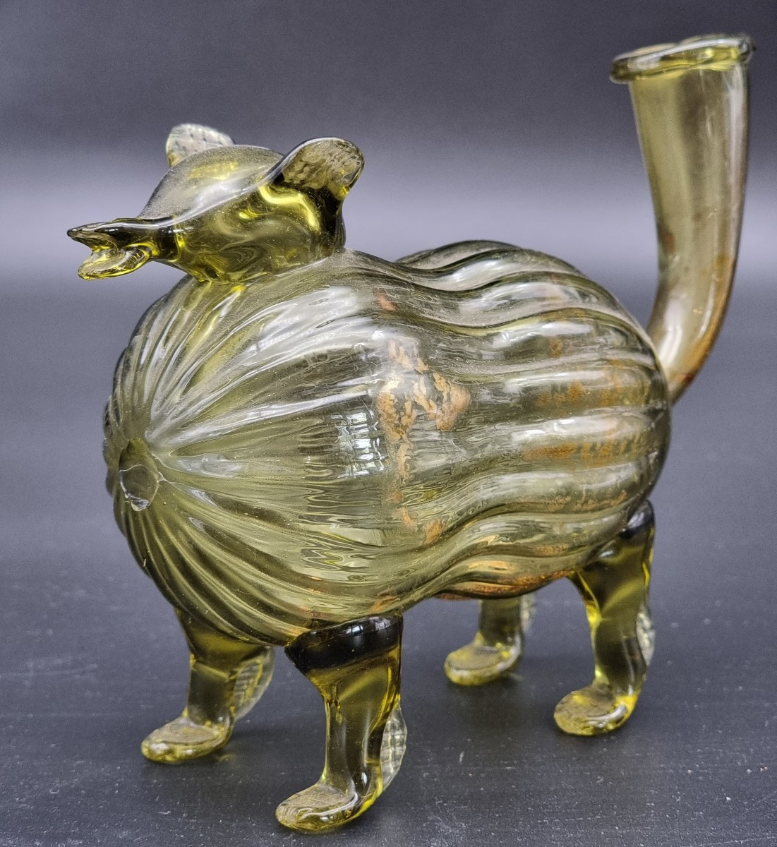 Petit chien en verre soufflé – Murano (?), XIXe siècle