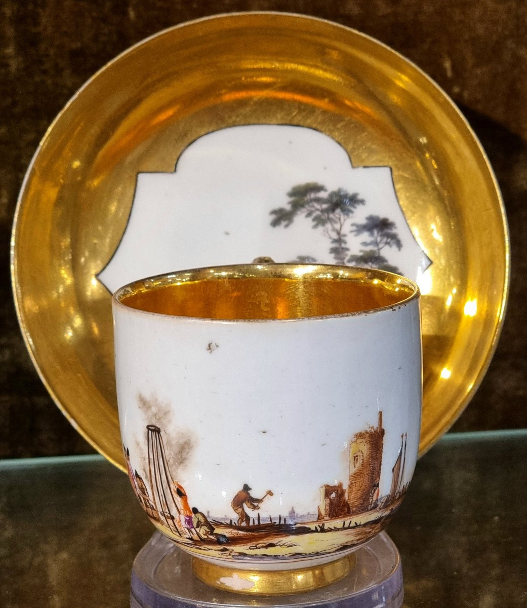 Tasse et soucoupe en porcelaine de Meissen, vers 1720–1730-photo-4